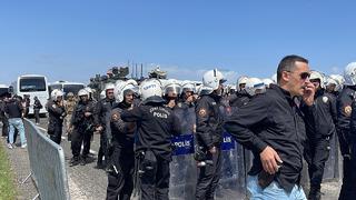 Teröristbaşı Öcalan'ın doğum günü nedeniyle Halfeti'ye gitmek istediler! Polis izin vermedi