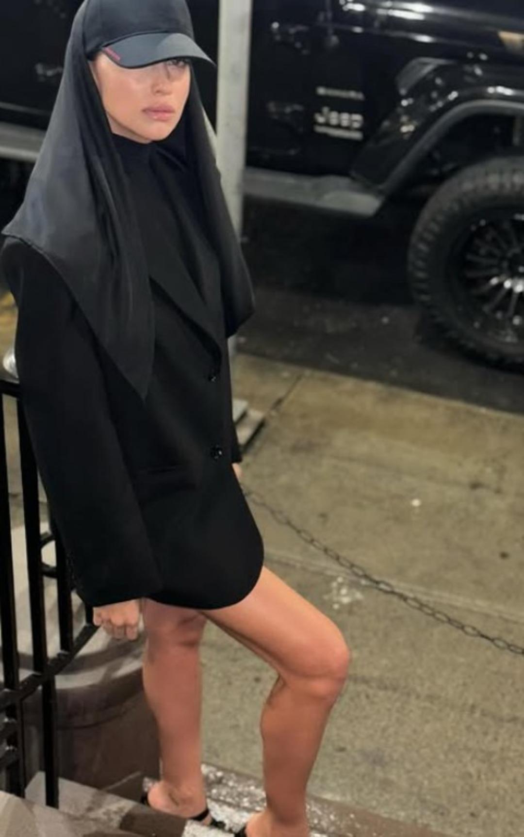 Rusya nın en seksi kadını seçilmişti! Irina Shayk ilginç tarzıyla dile düştü 1