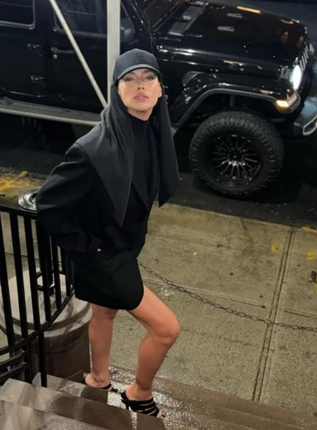 Rusya nın en seksi kadını seçilmişti! Irina Shayk ilginç tarzıyla dile düştü 2