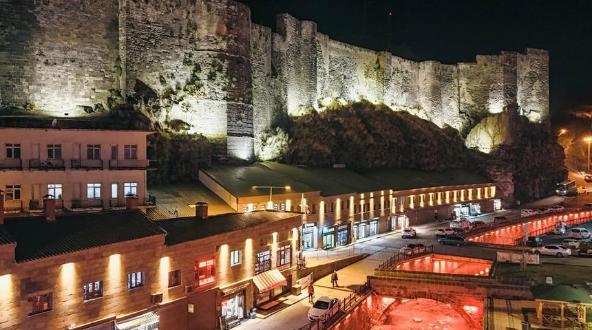 Bitlis’in tarihi dokusu yeniden canlanıyor