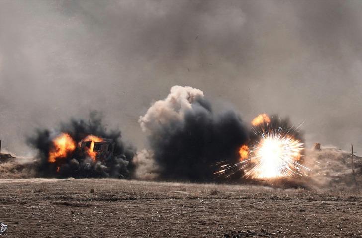 Kuzey Kore'den Güney Kore'ye 'Gözdağı' niteliğinde tatbikat! Kim Jong-Un bizzat kendisi test etti G4