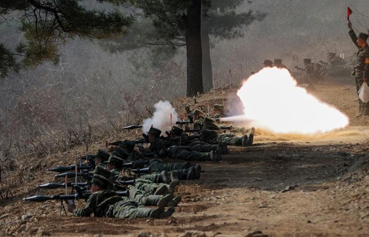 Kuzey Kore'den Güney Kore'ye 'Gözdağı' niteliğinde tatbikat! Kim Jong-Un bizzat kendisi test etti G5