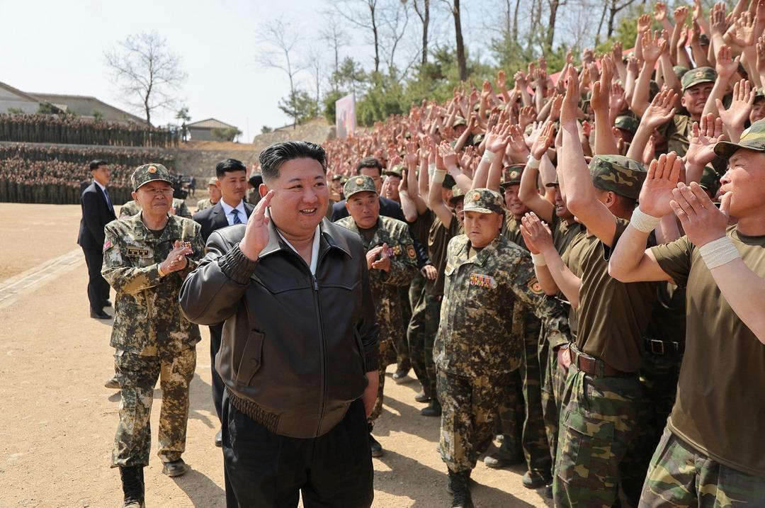 Kim Jong-Un %99,3 le yeniden lider se&ccedil;ildi!  %0.07 lik kim?  sorusu yanıt buldu! 3