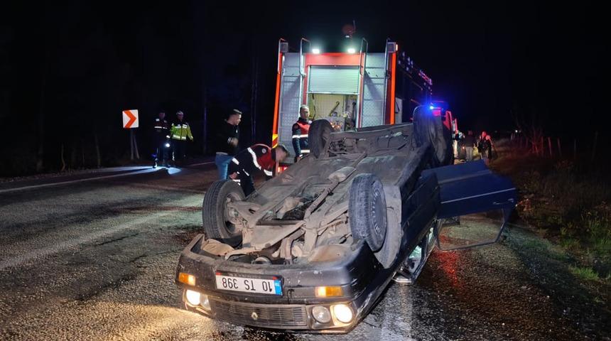 Çanakkale'de kaza: Farları kapalı olan otomobile arkadan çarptı! 5 kişi yaralandı