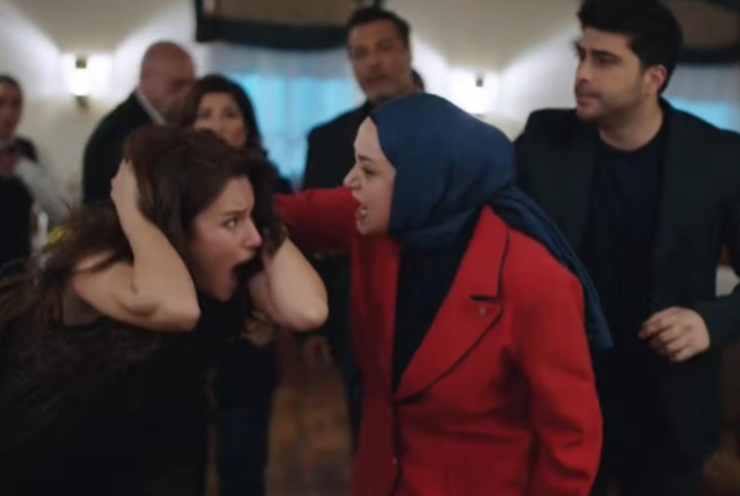 Kızılcık Şerbeti ndeki  Metres  sahnesi TT oldu! Herkes Sibel Taşçıoğlu nu konuştu!  Veda etmemeli  3