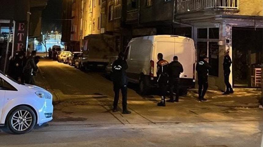 Elazığ’da silahlı saldırı: Park halindeki araca ateş edip kaçtılar