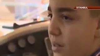 Tekne fuarındaki röportajda 'Anlayamazsınız' deyip ağlamıştı: Küçük Kaan büyüdü, mesleği şaşırttı!