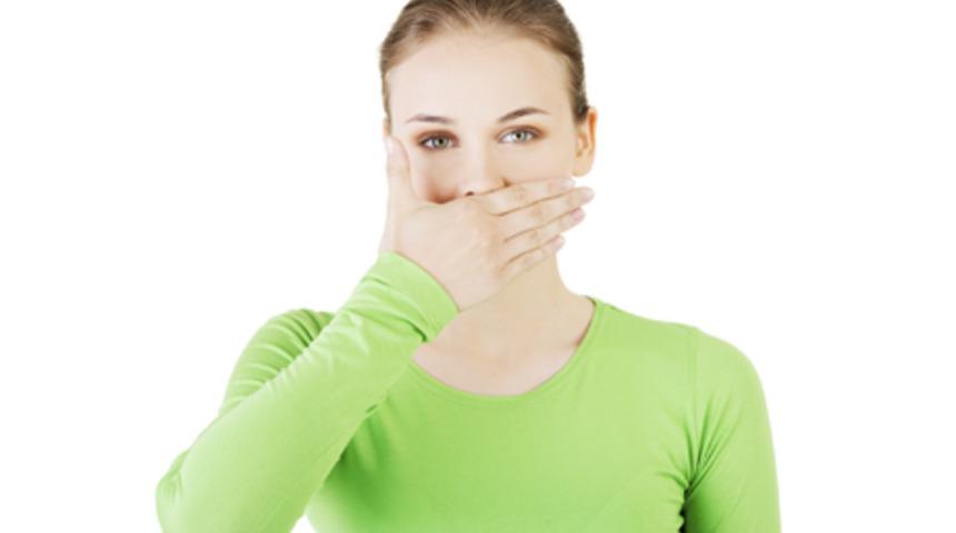 Ağız kokusuna 3 basit &ccedil;&ouml;z&uuml;m