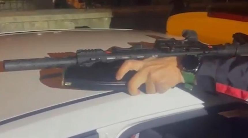 Düğün konvoyunda araçtan havaya ateş açan şahıs yakalandı