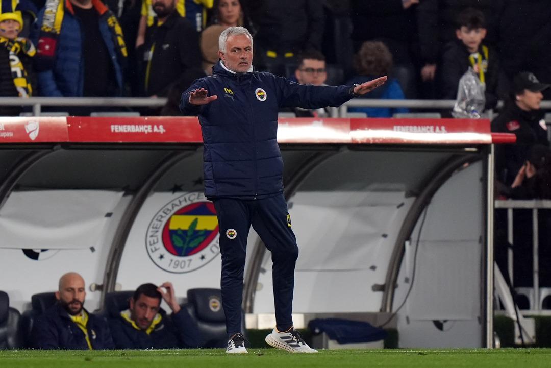 Mourinho Brezilya yolcusu mu?  Burun sıkma  vakası iştahlarını kabarttı, 1 numaralı aday... 1