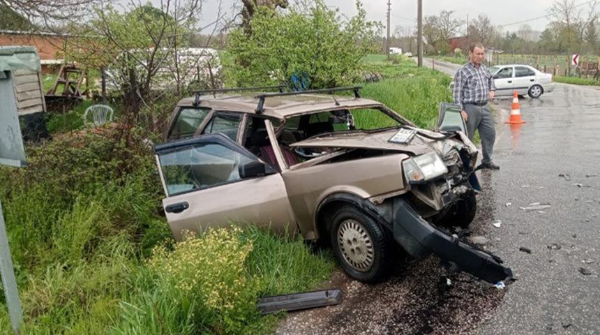 Çanakkale'de tır ile otomobil çarpıştı! 1 kişi yaralandı