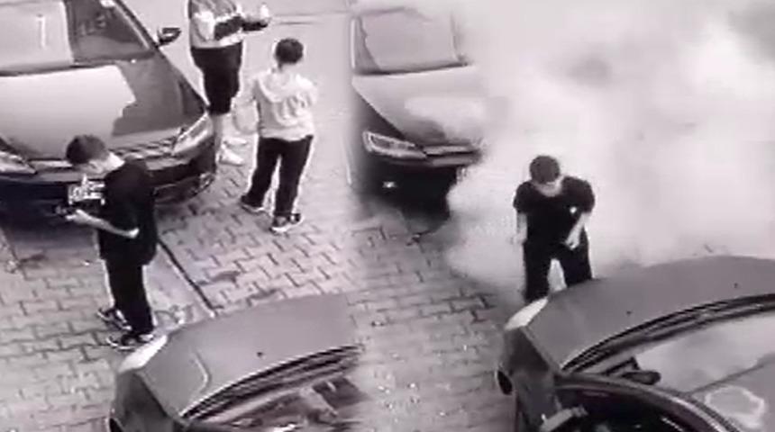 Elindeki torpillerin patlamasıyla ağır yaralandı; o anlar kamerada