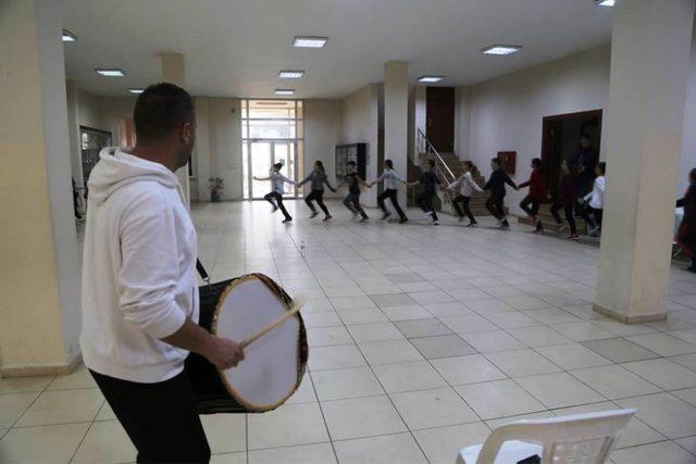 Halk oyunları ekibi Tekirdağ’ı Türkiye Şampiyonası’nda temsil edecek