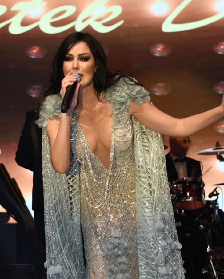 Petek Dinçöz imaj değiştirdi, yorum yağdı: Güzelim sarı saçlara ne oldu? G5