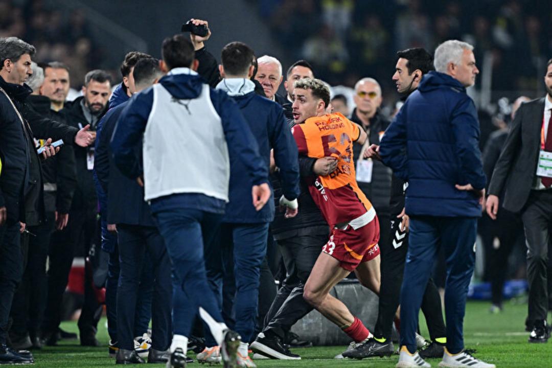 Derbide ortalık karışmıştı... Barış Alper Yılmaz ın babasından Foti ye flaş sözler 1