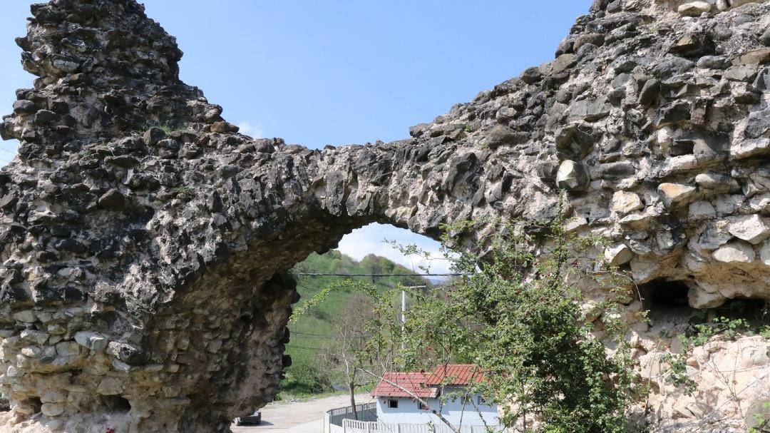 Roma ve Helenistik dönemlere ait... Tarihi su kemerlerinin kalıntıları ilgi görüyor 2