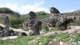 Roma ve Helenistik dönemlere ait... Tarihi su kemerlerinin kalıntıları ilgi görüyor