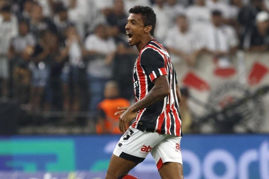 Fenerbahçe nin eski yıldızı hastaneye kaldırıldı! Kariyerinin sonu olabilir 2