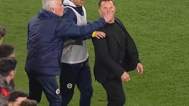 Jose Mourinho'yu Şenol Güneş kurtardı!