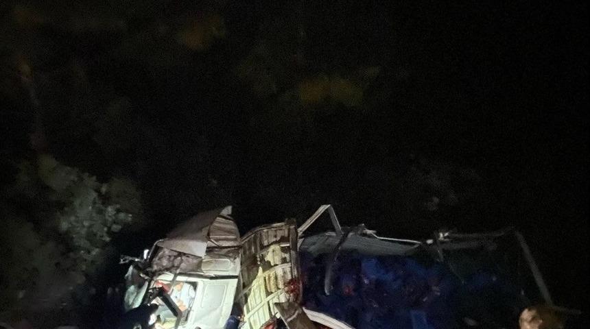 Seydikemer’de kamyon uçuruma yuvarlandı: 1 yaralı   