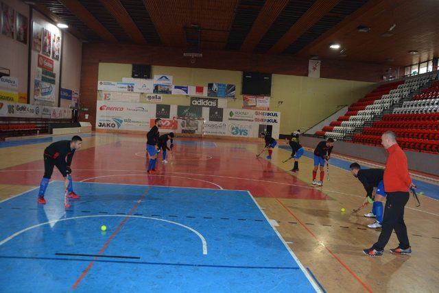 Gaziantep Polis Gücü Hokey takımı Avrupa Şampiyonasına hazır