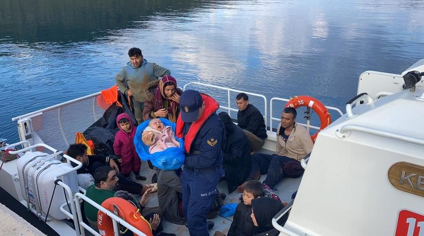 Antalya'nın Kaş ilçesi açıklarında 80 düzensiz göçmen kurtarıldı