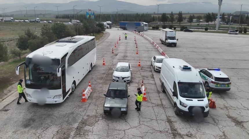 Jandarmadan dron destekli trafik denetiminde 23 sürücüye ceza