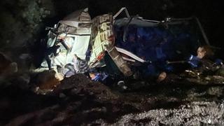 Seydikemer’de domates yüklü kamyon uçuruma yuvarlandı: 1 yaralı