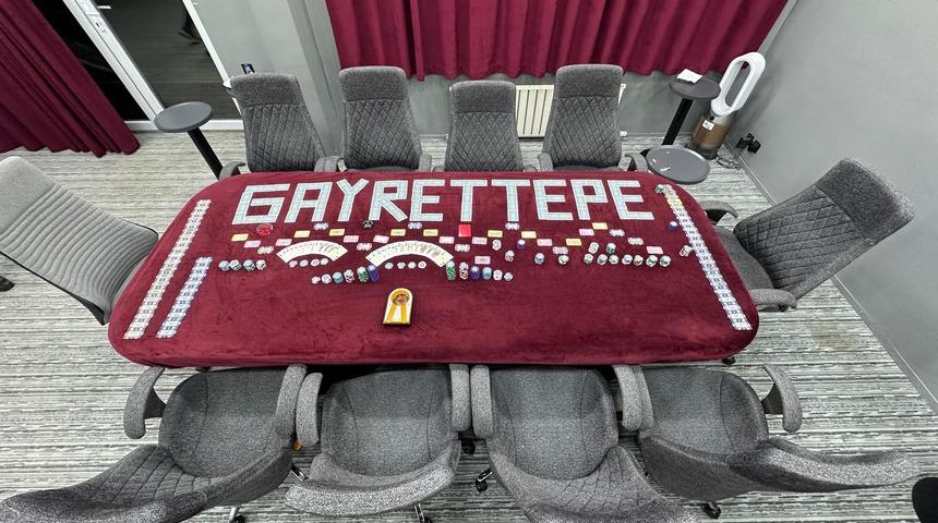 Beykoz'da kumar oynarken yakalanan 38 kişiye para cezası