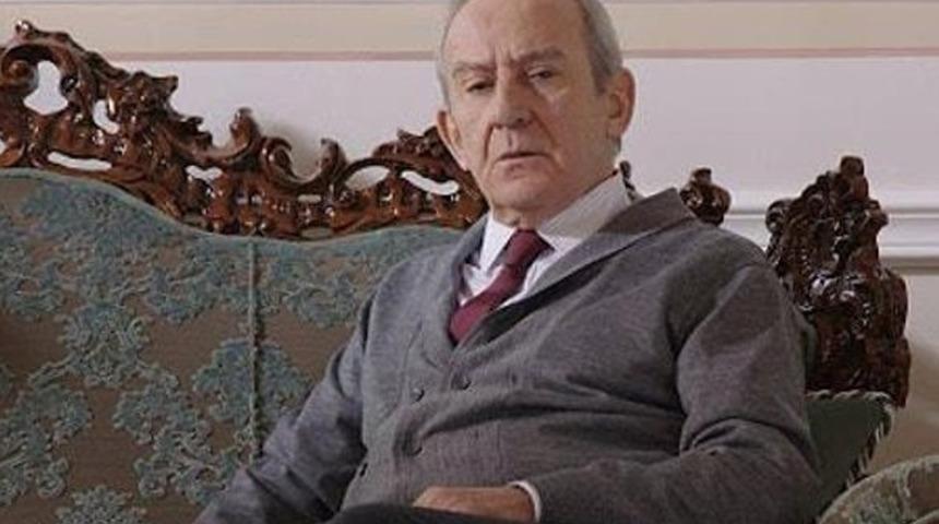 Usta tiyatrocu ve oyuncu Ahmet Levendoğlu, 80 yaşında hayatını kaybetti! 