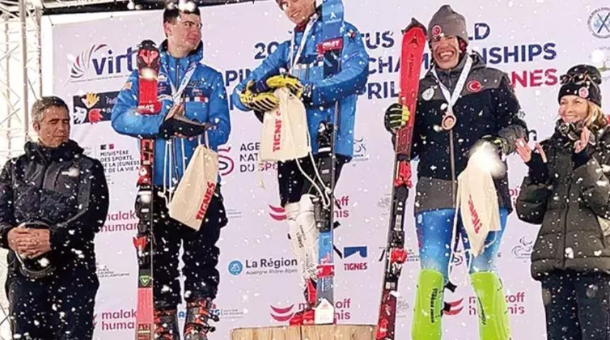 İki madalya ile evlerine döndüler! Fransa'da ‘Alp Slalom’ şampiyon kardeşleri...