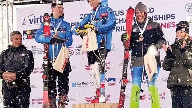 İki madalya ile evlerine döndüler! Fransa'da ‘Alp Slalom’ şampiyon kardeşleri...