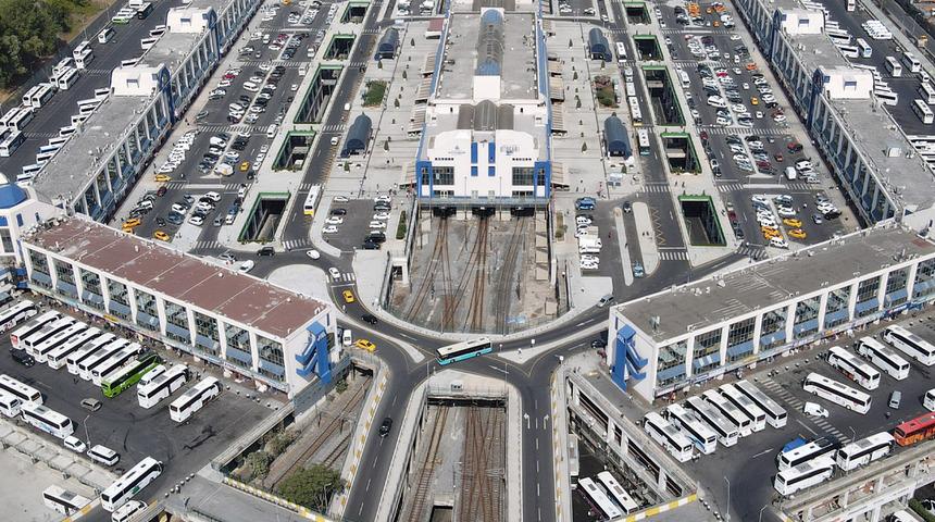 Bayram tatilinin ardından Büyük İstanbul Otogarı'nda yoğunluk yaşandı