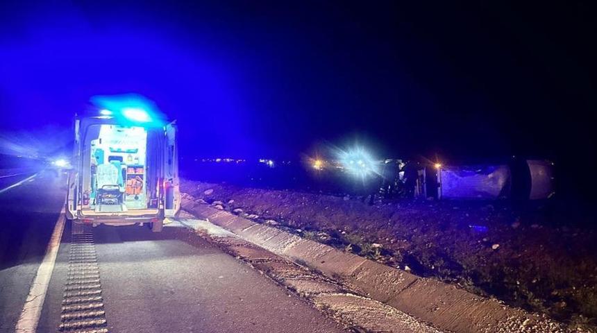 Mardin’de kontrolden çıkan minibüs takla attı: 3 yaralı