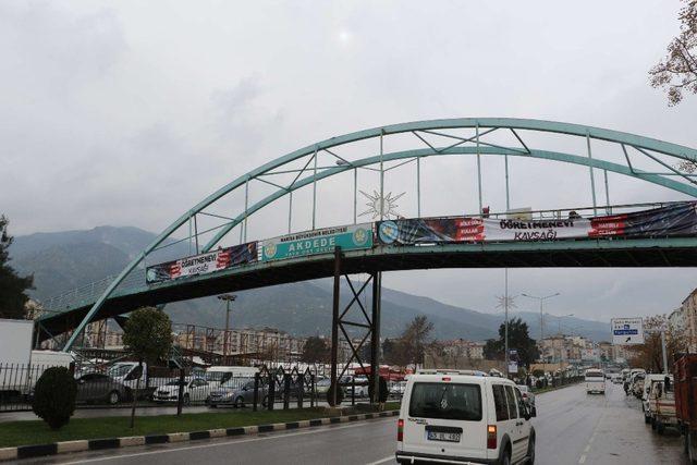 Akdede Yaya Üst Geçidi yeniden hizmete açıldı