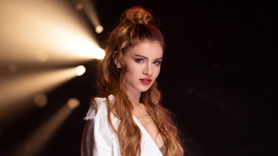 Feride Hilal Akın hayatının şokunu yaşadı! Kişisel bilgilerini dolandırıcılara kaptırdı! Neler yapmışlar neler... 1