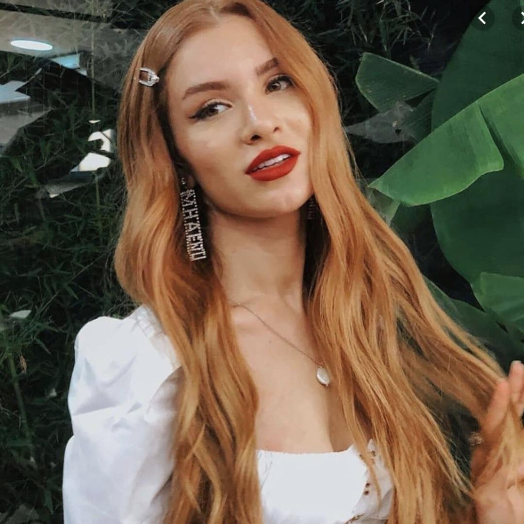 Feride Hilal Akın hayatının şokunu yaşadı! Kişisel bilgilerini dolandırıcılara kaptırdı! Neler yapmışlar neler... 2