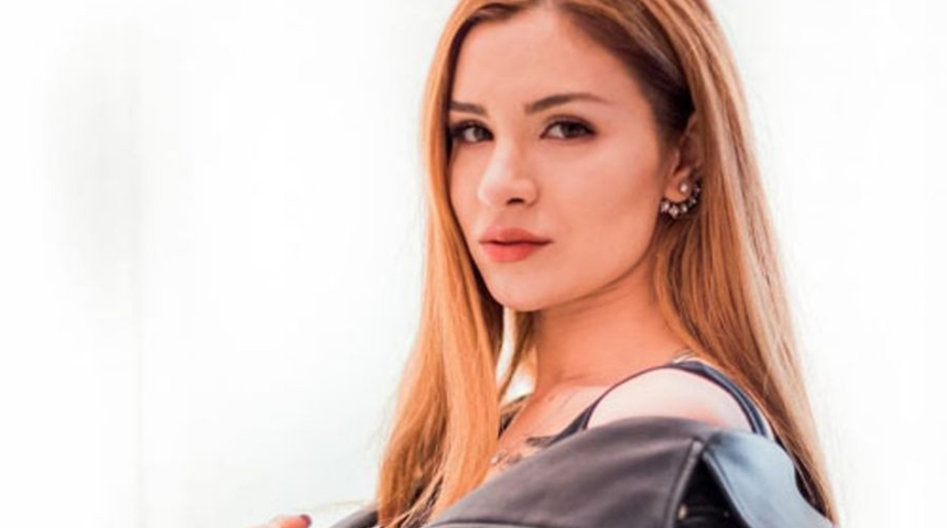 Feride Hilal Akın hayatının şokunu yaşadı! Kişisel bilgilerini dolandırıcılara kaptırdı! Neler yapmışlar neler...