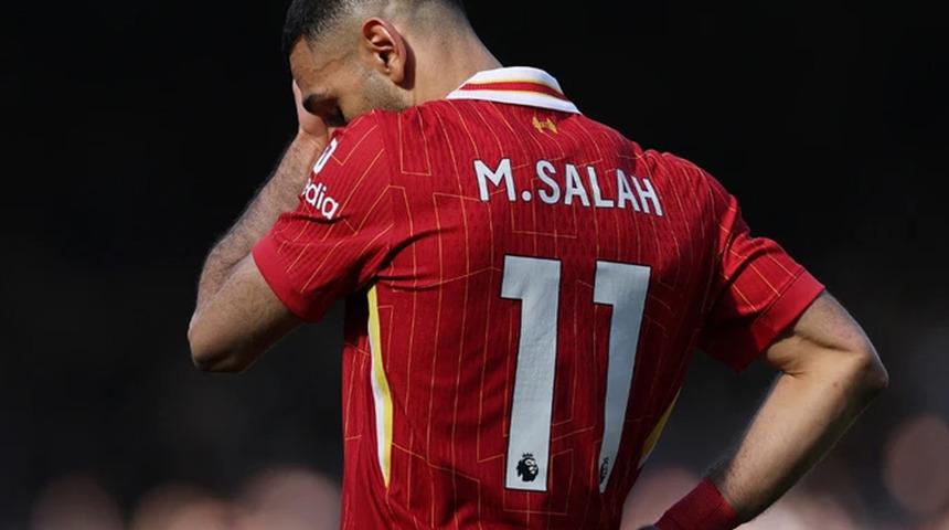 Fulham, İngiltere Premier Lig'de lider Liverpool'u 14 dakikada attığı 3 golle yendi