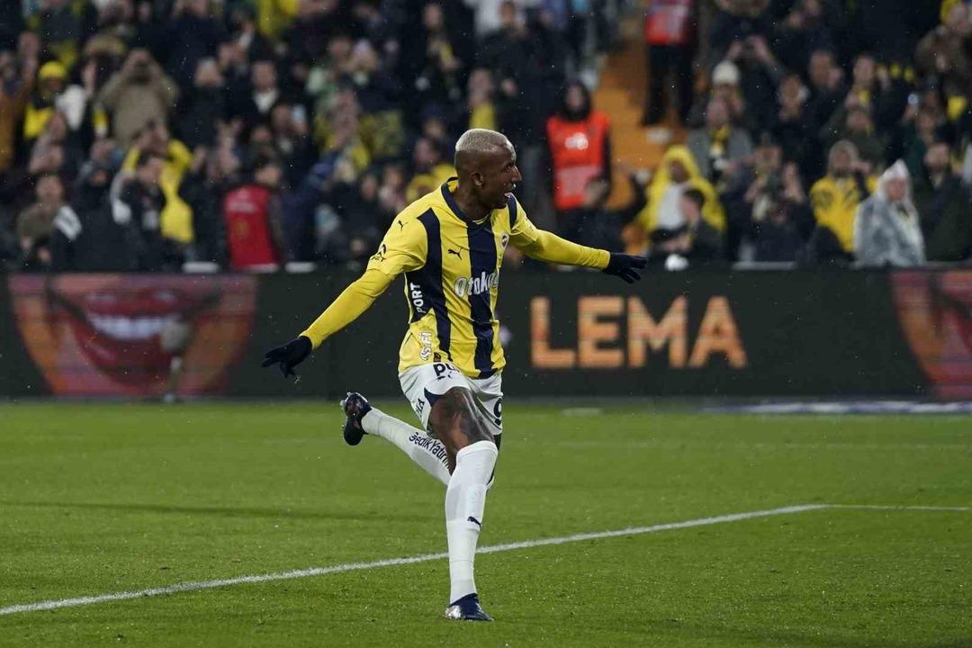 Anderson Talisca topa öyle bir vurdu ki, Uğurcan Çakır kıpırdayamadı! Süper Lig de belki de yılın golü... 2