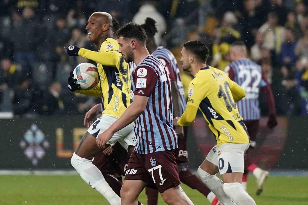 Anderson Talisca topa öyle bir vurdu ki, Uğurcan Çakır kıpırdayamadı! Süper Lig de belki de yılın golü... 3