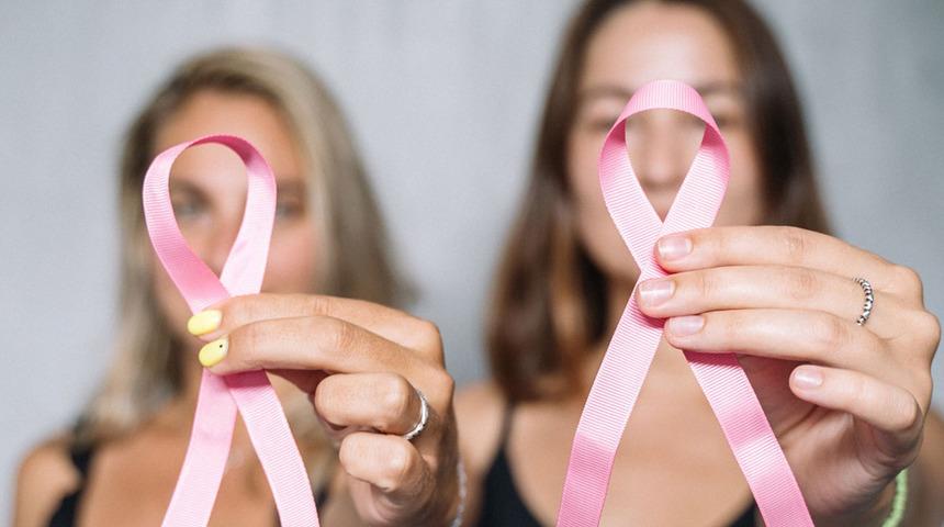 Genç yaşta meme kanserini yendi! Uzmanlar uyardı: '17 yaşında bile hastam var, harekete geçin geç kalmayın' 16 kür kemoterapi gören kadının çarpıcı hikayesi...