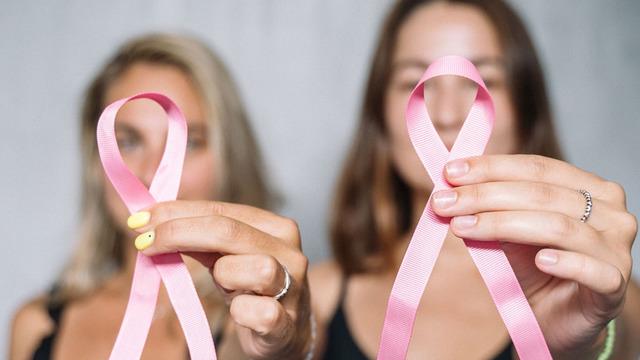 Genç yaşta meme kanserini yendi! Uzmanlar uyardı: '17 yaşında bile hastam var, harekete geçin geç kalmayın' 16 kür kemoterapi gören kadının çarpıcı hikayesi...