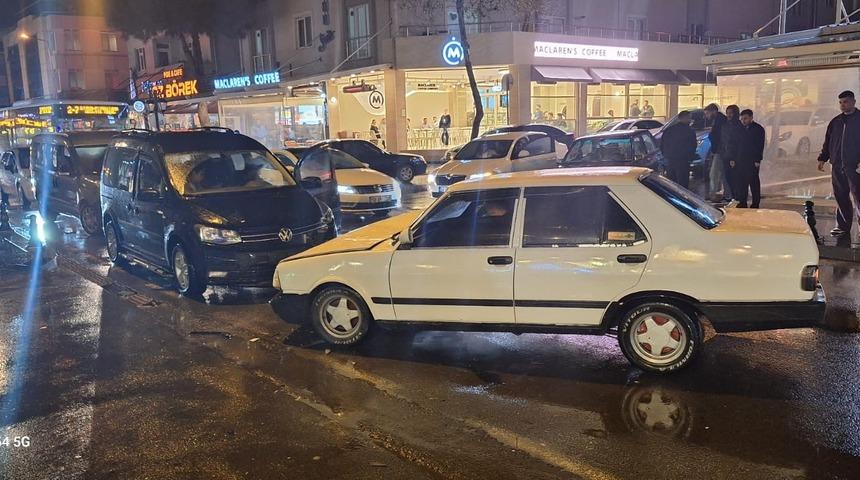 Kazaya karıştı, aracını bırakıp kaçtı