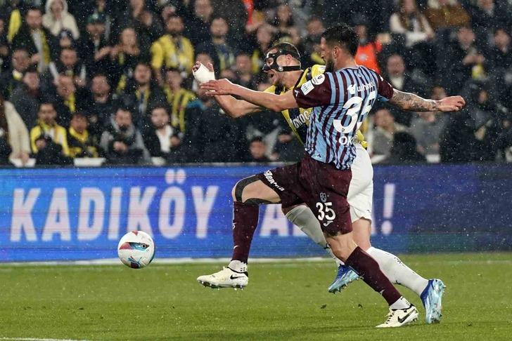 Fenerbahçe-Trabzonspor maçı için yazarlardan olay sözler! "Mourinho kendini kovdurmak istiyor" G4