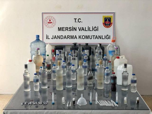 Mersin’de sahte içki üretimi yapan 2 şüpheli yakalandı