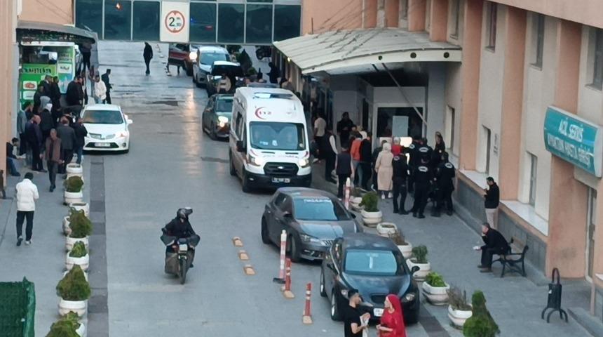 Bahçede otururken maganda kurşunuyla yaralandı