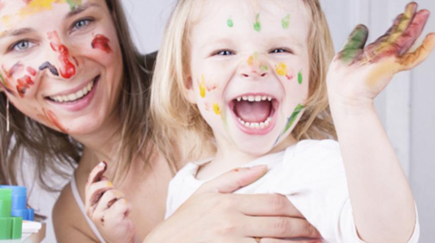 &Ccedil;ocuk mu anneye, anne mi &ccedil;ocuğa bağımlı?