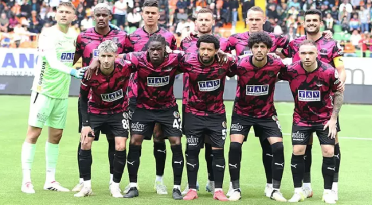 Fenerbahçe'nin Trabzonspor galibiyeti sonrası Galatasaray ile olan fark 3'e düştü, yapay zeka şampiyonluk tahminini değiştirdi! Zirve yangın yeri... G4