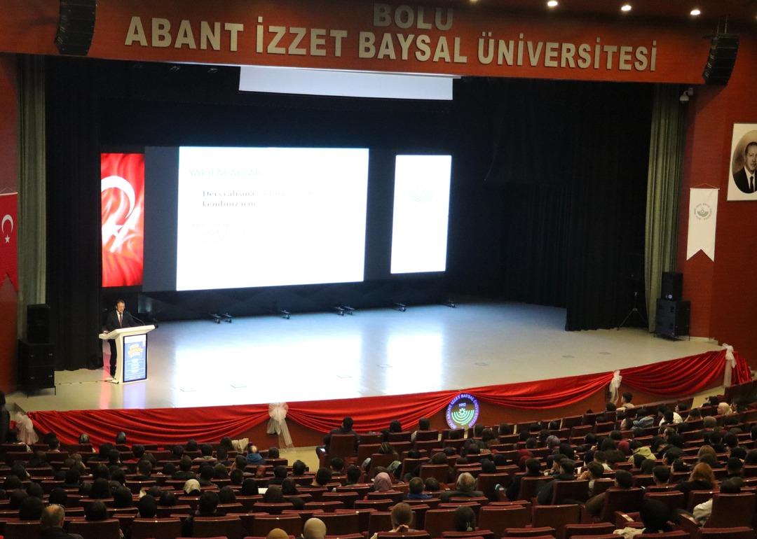 Türkiye de bir ilk: Bin 530 lise öğrencisi üniversiteyi deneyimliyor... 2